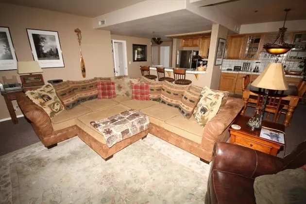 2-Bedroom Condo Near Ski Lifts
