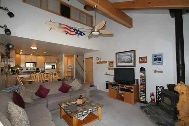 2-Bedroom Condo Near Ski Lifts