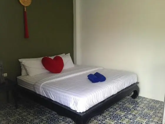 Medium Double Room 1