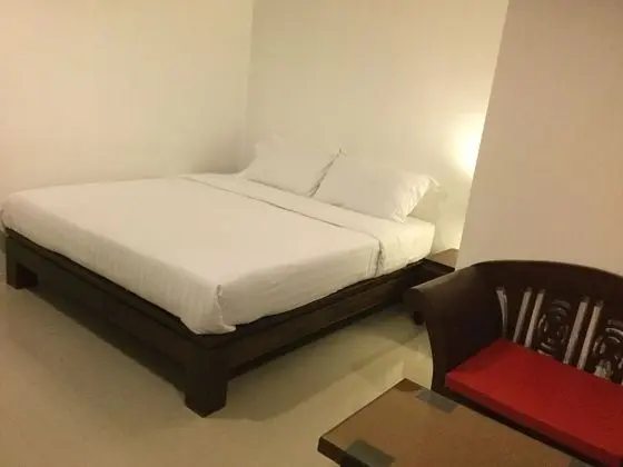 Medium Double Room 1