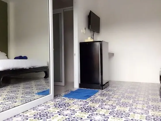 Medium Double Room 1