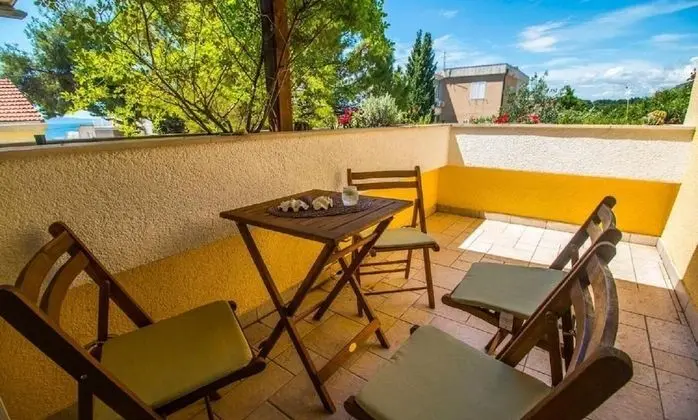 Apart Daire (Mana - 250 m from sea - A1(6+2))