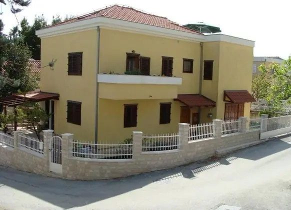 Apart Daire (Mana - 250 m from sea - A1(6+2))