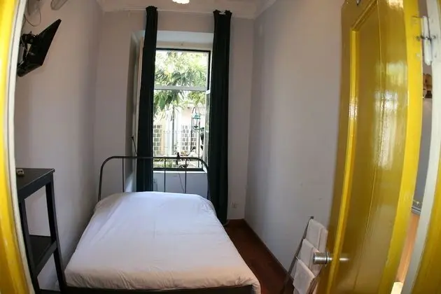 Tek Büyük Yataklı Oda, Ortak Banyo