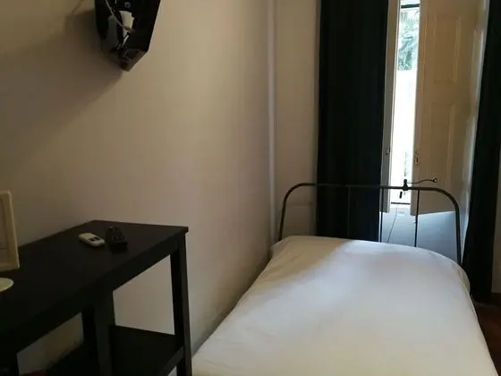 Tek Büyük Yataklı Oda, Ortak Banyo