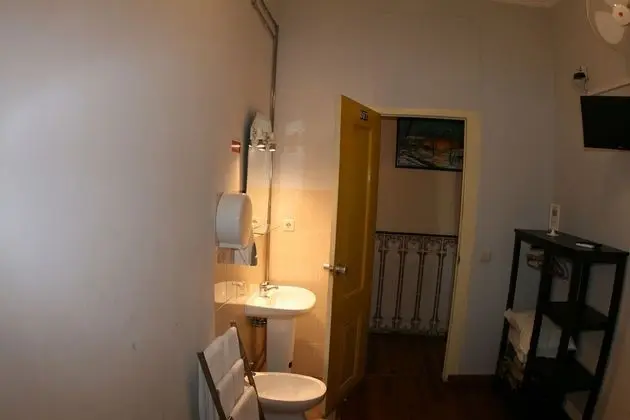 Tek Büyük Yataklı Oda, Ortak Banyo