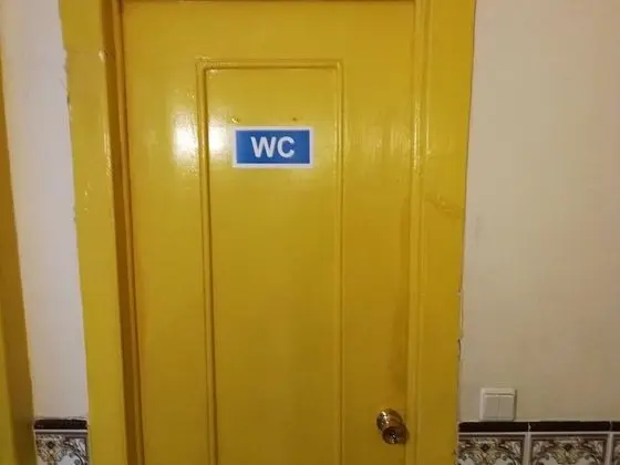 Tek Büyük Yataklı Oda, Ortak Banyo