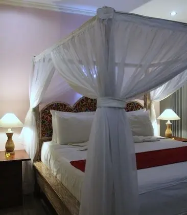 Romantic Tek Büyük Yataklı Oda, 1 Çift Kişilik Yatak, Özel Banyo, Bahçe Manzaralı