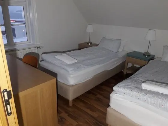 Basic Tek Büyük veya İki Ayrı Yataklı Oda, Ortak Banyo