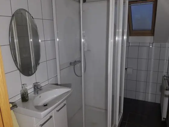 Basic Tek Büyük veya İki Ayrı Yataklı Oda, Ortak Banyo