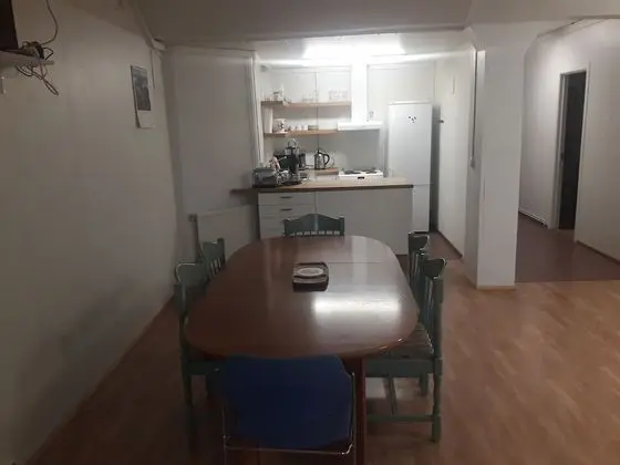 Basic Tek Büyük veya İki Ayrı Yataklı Oda, Ortak Banyo