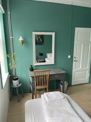 Basic Tek Büyük veya İki Ayrı Yataklı Oda, Ortak Banyo