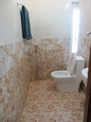 Ortak Ranzalı Oda, Sadece erkekler için, Ortak Banyo
