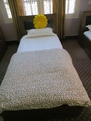 Ortak Ranzalı Oda, Sadece kadınlar için, Ortak Banyo