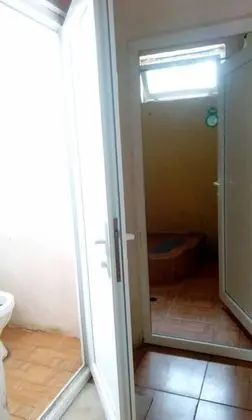 Tek Kişilik Oda, Ortak Banyo