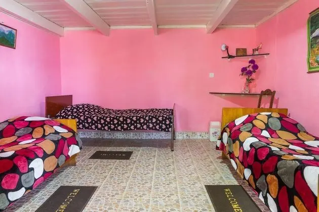 Üç Kişilik Oda, Ortak Banyo