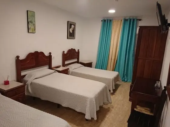 Üç Kişilik Oda