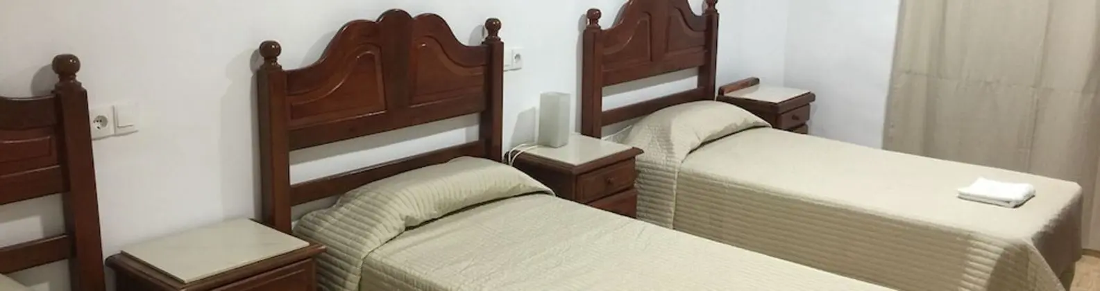 Üç Kişilik Oda