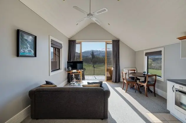 One Bedroom Apartment