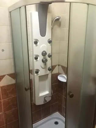 Üç Kişilik Oda