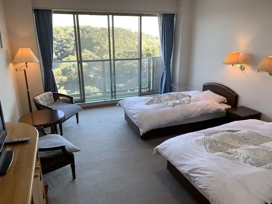 Oda, Sigara İçilmez (Western 2 guests)