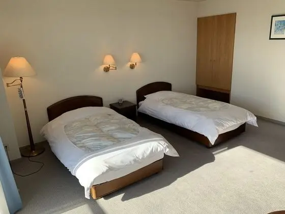 Oda, Sigara İçilmez (Western 2 guests)