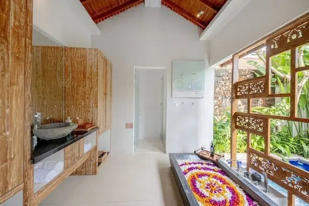 Royal 1 Bedroom Villa with Private Pool & Bathtub