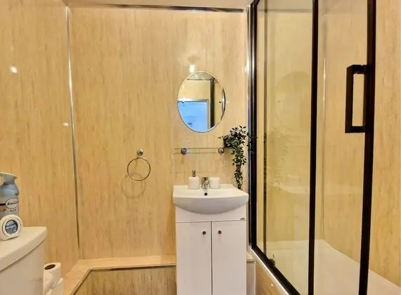 Apart Daire, Banyolu/Duşlu (Flat11-104 Tib Street)