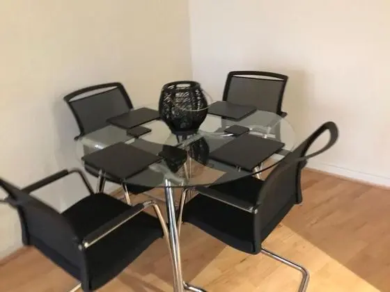 Apart Daire, 1 Büyük (Queen) Boy Yatak ve Çekyat