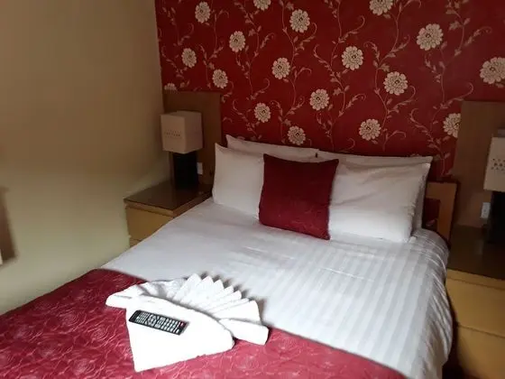 Tek Büyük Yataklı Oda (Small Double, Room 5)