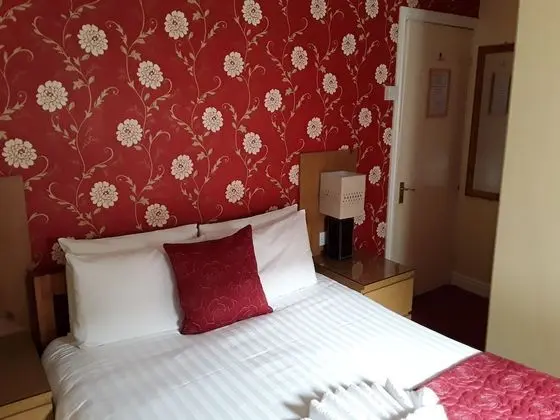 Tek Büyük Yataklı Oda (Small Double, Room 5)
