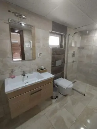 Standart Oda,Göl Manzaralı