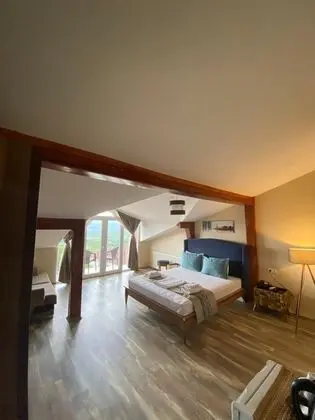 Suite,Göl Manzaralı