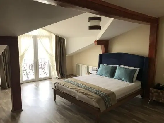 Suite,Göl Manzaralı