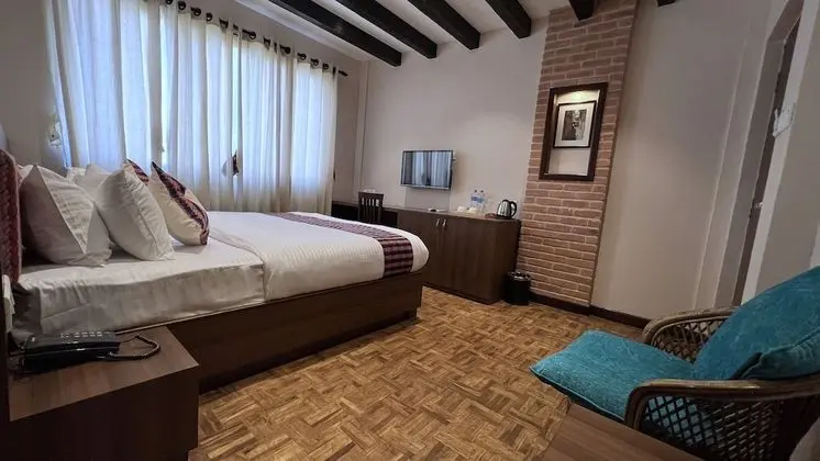 Deluxe Tek Büyük Yataklı Oda