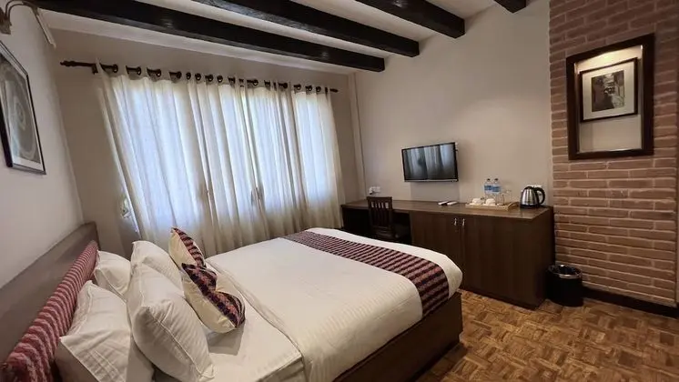 Deluxe Tek Büyük Yataklı Oda