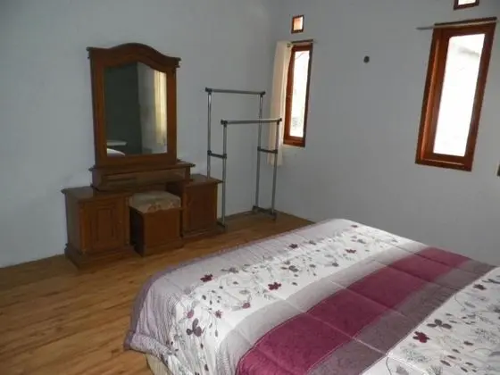 Oda (1 Villa and 3 Deluxe Room)