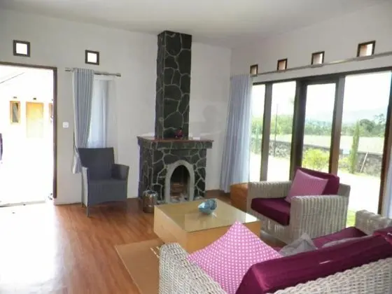 Oda (2 Villa and 3 Deluxe Room)
