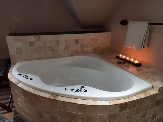Luxury Tek Büyük Yataklı Oda (Upstairs 3)