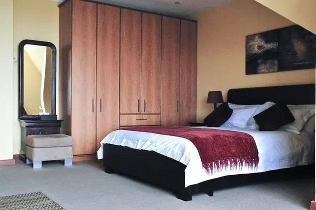 Luxury Tek Büyük Yataklı Oda (Upstairs 3)