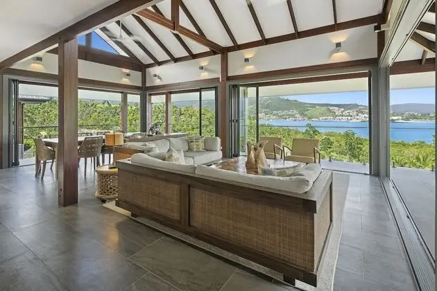 Luxury Ev, Okyanus Manzaralı