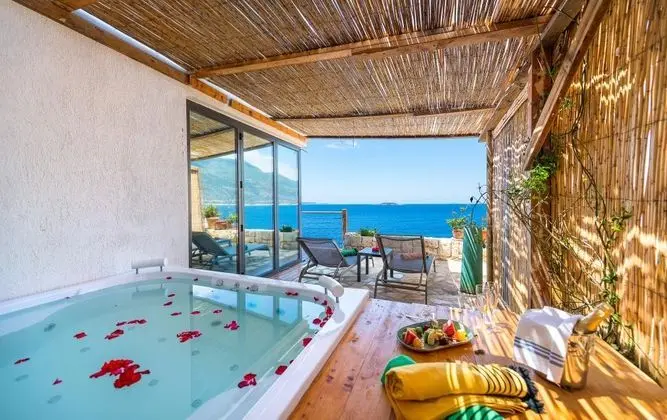 Waterfront Suite, Deniz Manzaralı, Jakuzili