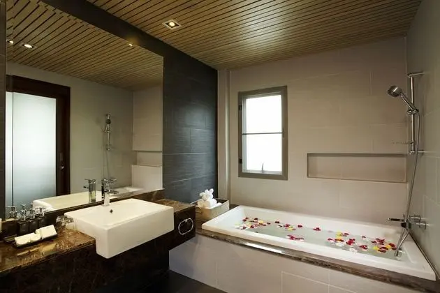 Tropicana Superior Room