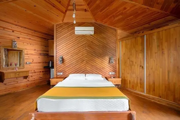 Bungalow, Havuz ve Bahçe Manzaralı, Bahçe Katı