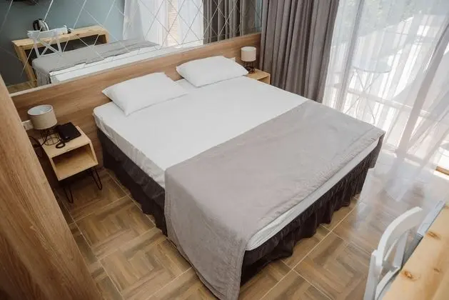 Standard Tek Büyük Yataklı Oda