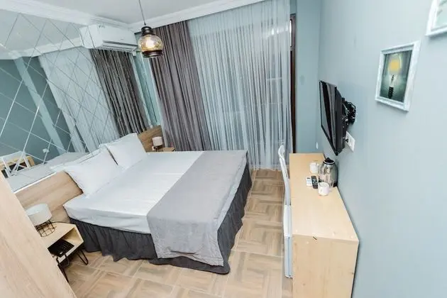 Standard Tek Büyük Yataklı Oda