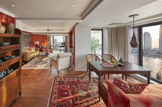 Authors' Suite King