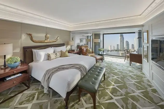 Authors' Suite King