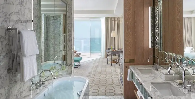 Deluxe Tek Büyük Yataklı Oda, Deniz Manzaralı