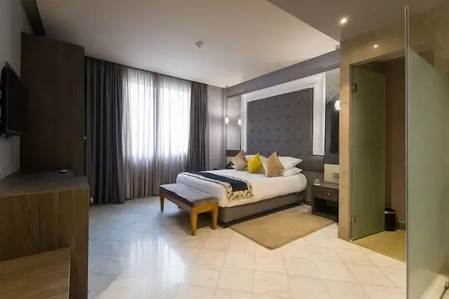 Deluxe Tek Büyük Yataklı Oda